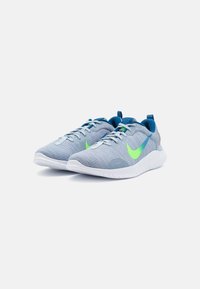Nike Performance FLEX EXPERIENCE RUN 12 - Chaussures de running sur route - light armory blue/star blue/ashen slate/court blue/green strike/white