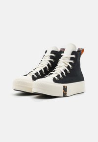 Converse CHUCK TAYLOR ALL STAR LIFT PLATFORM TORTOISE - Zapatillas altas - black/egret/tawny owl