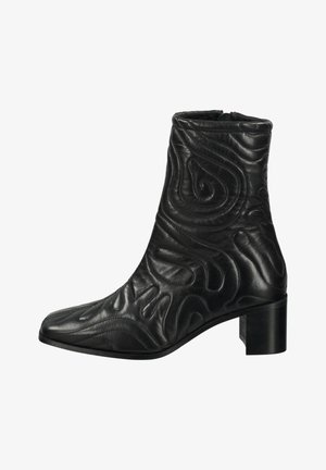 Classic ankle boots - black