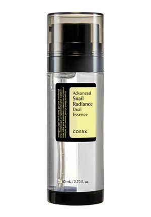 Flacone trasparente con pompa di COSRX Advanced Snail Radiance Dual Essence con etichetta nera e gialla, prodotto liquido per la cura della pelle da 80 mL.