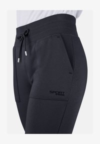 Ausgewählt, blue navy