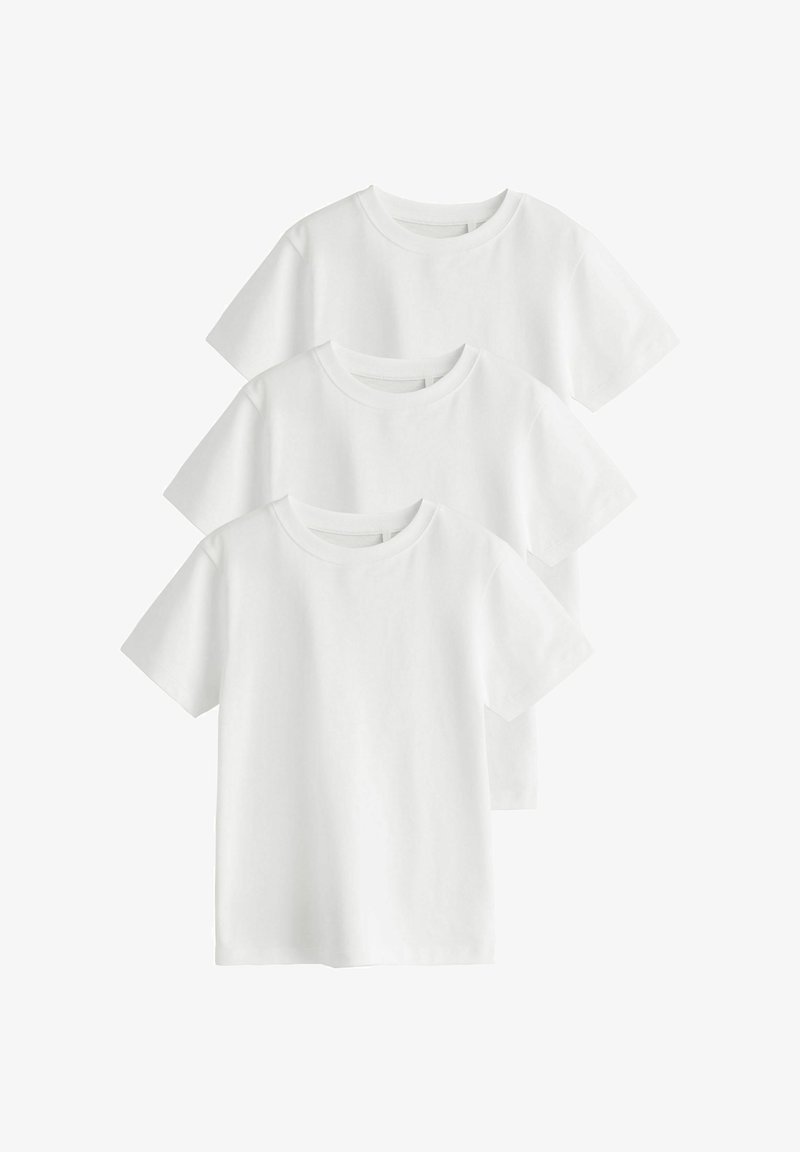 Tres camisetas blancas de algodón con mangas cortas y escotes redondos, con una textura suave y un corte clásico. Sin patrones ni detalles.