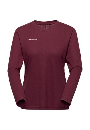 Langermet crewneck-pullover i mørkerød med "MAMMUT" logo på venstre bryst, laget av myk og pustende stoff.