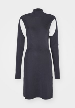 Robe côtelée bleu marine avec un col haut, des manches longues et des découpes aux épaules. Design ajusté avec un ourlet droit. Texture lisse.