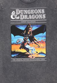Henry Tiger DUNGEONS AND DRAGONS ORIGINAL RPG - Triko s potiskem - dark heather grey