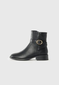 ONLBENNI 2 - Botas clássicas de cano curto - black