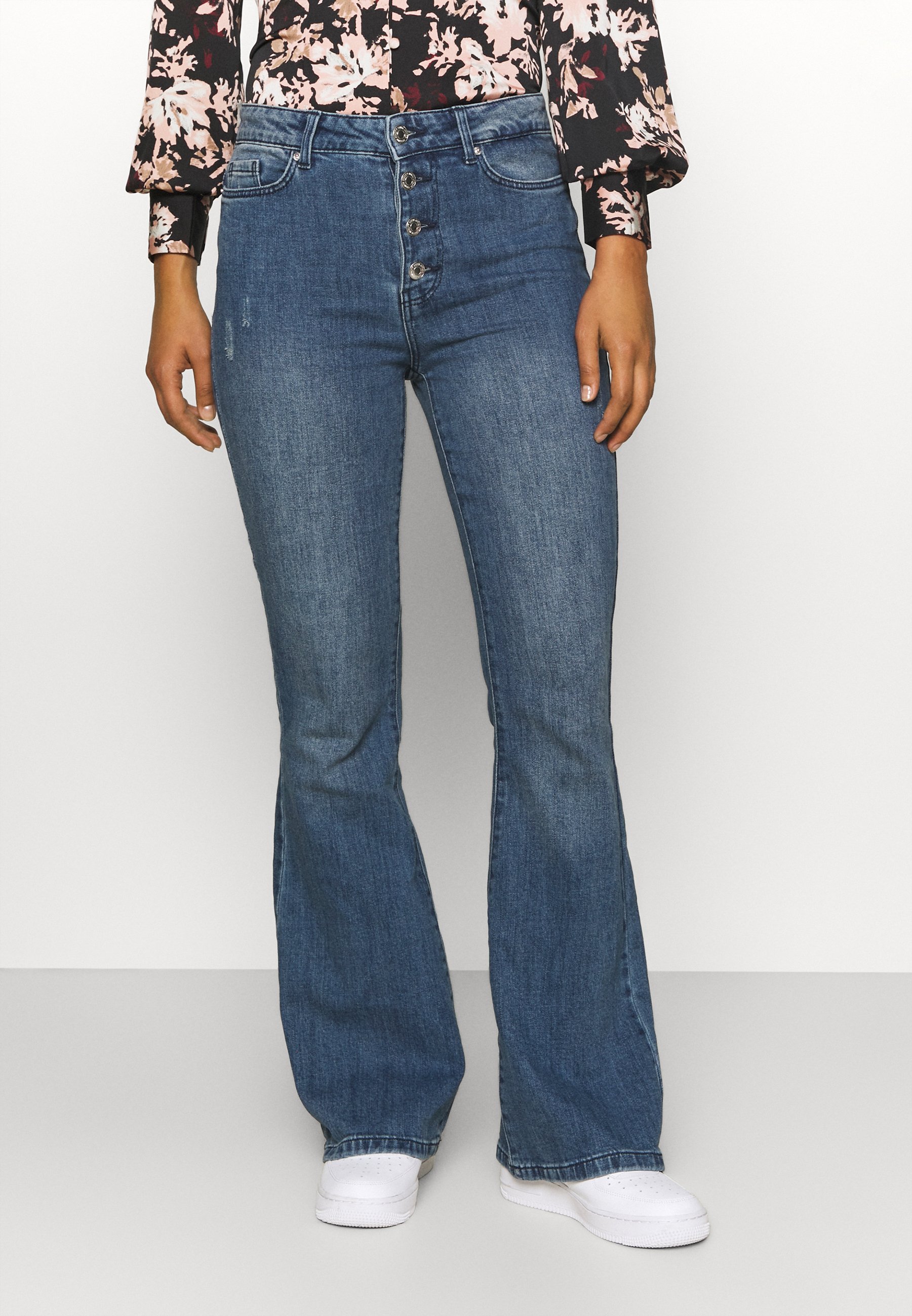 Vero Moda VMSIGA BUTTON - Flared Jeans 