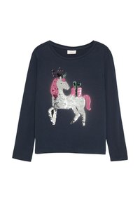 Langärmliges navy blaues Hemd mit einem silbernen Pailletten-Einhorn-Design, das eine rosa Mähne und Accessoires zeigt, auf einem weichen Baumwollstoff.