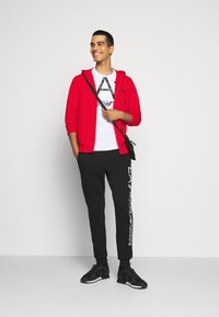 EA7 Emporio Armani Camisola com fecho - racing red