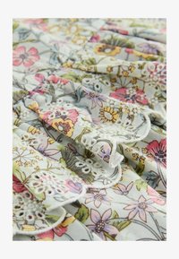 Wybrany, pale pink floral