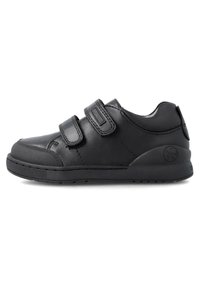 Schwarze Lederschuhe mit niedrigem Profil, ausgestattet mit zwei Klettverschlüssen, runder Zehenform und strukturiertem Gummi-sohle. Akzente umfassen ein Logo an der Ferse.