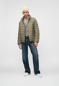 Calvin Klein CHANNELED PUFFER - Lengva striukė - bungee cord