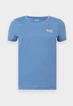 Blaues T-Shirt mit kurzen Ärmeln und Rundhalsausschnitt, mit kleinem weißem EA7 Emporio Armani-Logo auf der linken Brust.