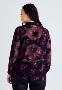 ONLY Carmakoma CARMELENA BOW - Blusa com botões - fuchsia purple