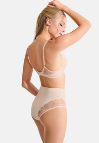 Lisca PRÉFORMÉ PATRICIA - Soutien-gorge à armatures - beige