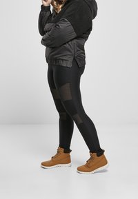 Urban Classics Vinterjacka - black