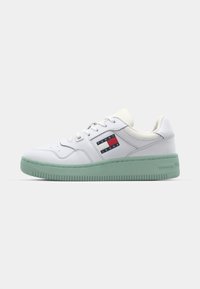 Unselected, white/jadestone green