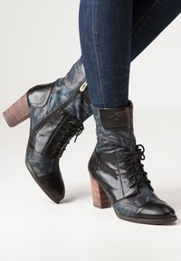 LAURA VITA Stövletter - black