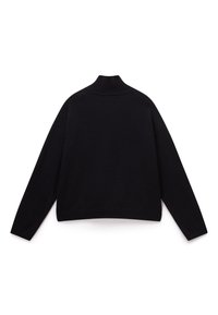 Pull noir à col roulé manches longues avec col, poignets et ourlet côtelés, posé à plat sur fond blanc.
