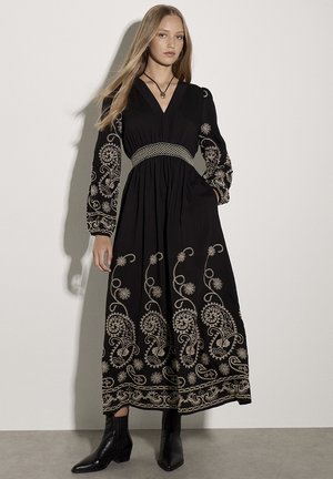 Apricot, PAISLEY EMBROIDERED MAXI DRESS - Robe longue - black