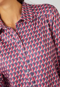 Damart CHAUDE - Camicia - rose graphique