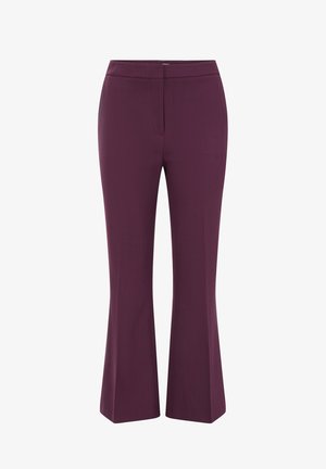 Burgundi värvi laienevad püksid, millel on sile ja tekstuuriga kangas; ülikonna sobivus keskmise tõusuga vöökohaga ja eesmine laskmine.