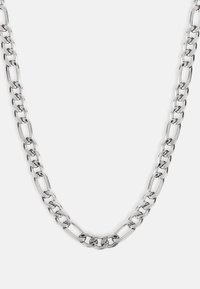 Sudraba ķēdes kaklarota ar maiņojošām ovālām un apaļām acīm, kurai ir pulēta apdare, izceļot vienmērīgu tekstūru un saskaņotu dizainu.