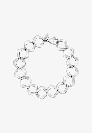 Zilverkleurige metalen armband bestaande uit aan elkaar geschakelde diamantvormige schakels met een gepolijste afwerking en een sluiting met een karabijnhaak.