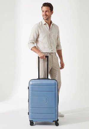 Redolz, ESSENTIALS 11 4 ROLLEN TROLLEY 66 CM MIT DEHNFALTE UNISEX - Trolley - cool blue