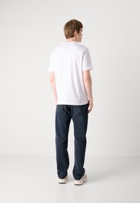 BOSS TEE - Jednoduché tričko - white