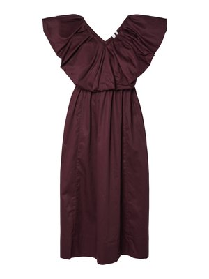 Vestido burdeos con voluminosas mangas cortas con volantes y un escote en V profundo. Hecho de tela suave con una cintura fruncida y falda amplia.