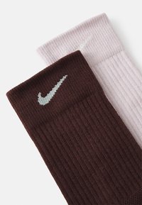 Nike Performance EVERYDAY CREW UNISEX 2 PACK - Sportinės kojinės - earth(mica green)/platinum violet(light bone)