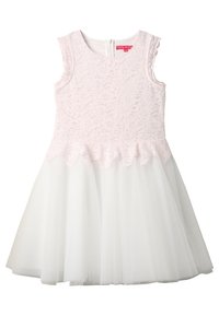 Lichtroze kantjurk met een gegolfde taille, nauwsluitend lijfje en een uitlopende witte tule rok. Rugritssluiting voor sluiting.