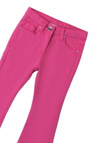 Roze spijkerbroek met een slim fit, voorzien van een knoopsluiting, vijf zakken en subtiele stiksel details langs de naden.