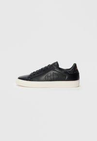 BERNA - Sporta apavi - black