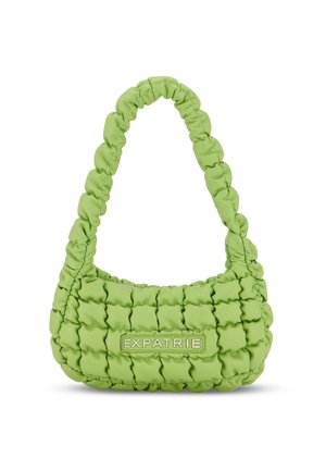 Pikowana, limonkowozielona torebka z miękkim wypełnieniem, z teksturowanym paskiem i metką "EXPATRIE" z przodu, prezentowana na białym tle.
