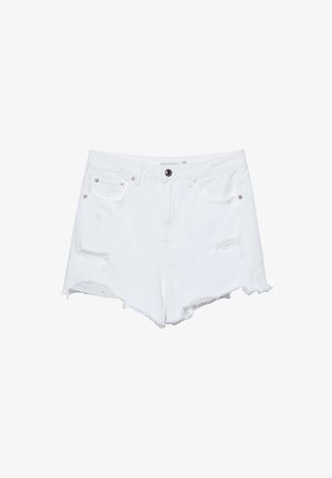 Białe dżinsowe szorty z postrzępionym wykończeniem, z dwiema przednimi kieszeniami, zniszczonymi detalami oraz zapięciem na guzik.