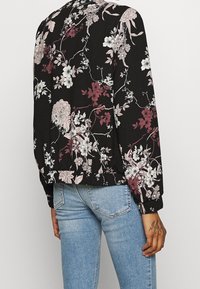 Vero Moda Bomberjacka - black