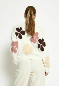 Desires Jumper - p cloud dancer print