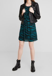 JDY Vestido informal - dark green