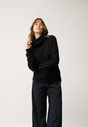 Pullover - black