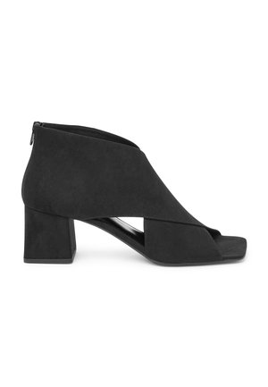 Páskové sandály  - black