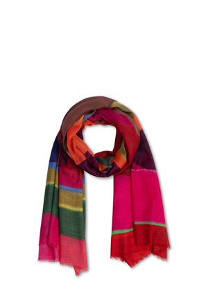 Multicolor sjaal met strepen in roze, rood, groen en bruin, gemaakt van lichtgewicht stof met rafelige randen en een zachte textuur.