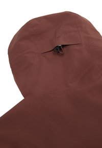 Bruine jas kap met een verstelbare zwarte trekker en lus om aan de achterkant strakker te zetten.