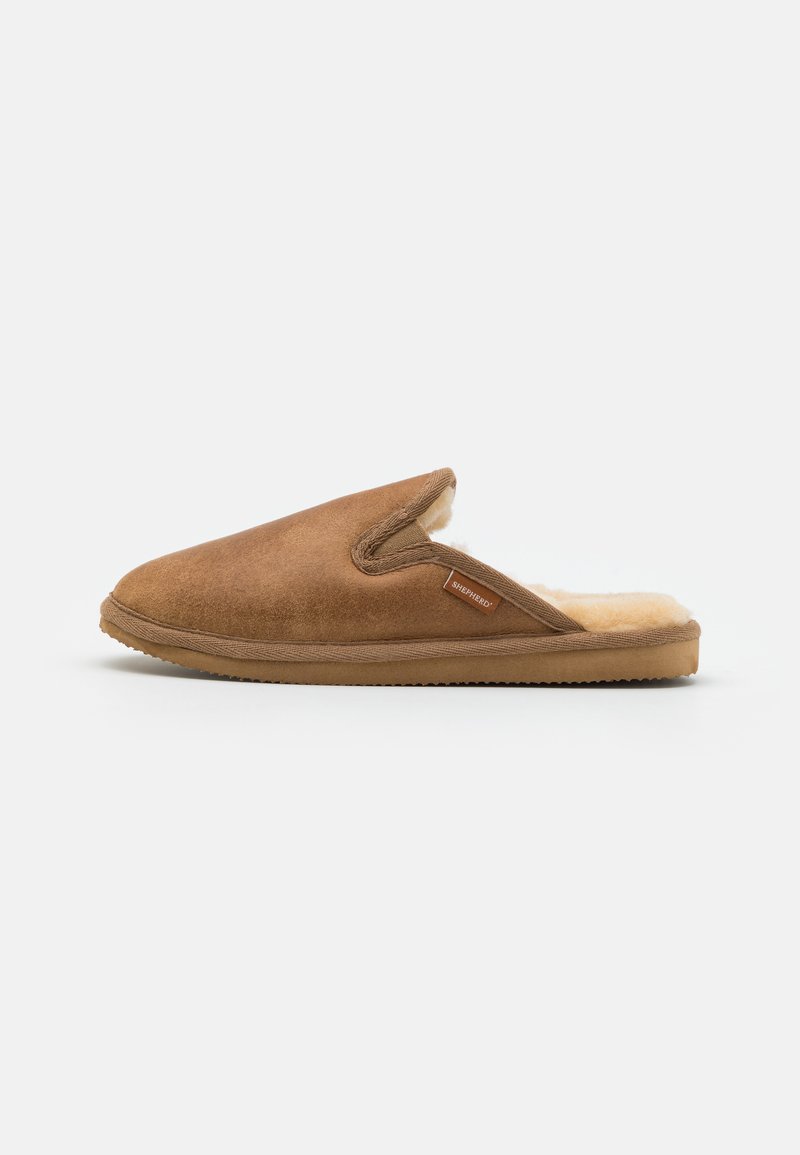 Shepherd ADAM - Slippers - cognac