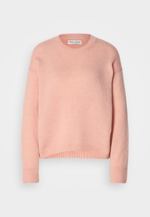 Hellrosa, gestrickter Pullover mit rundem Ausschnitt, fallenden Schultern und gerippten Bündchen sowie Saum. Sanfte Textur, lässiges Design.
