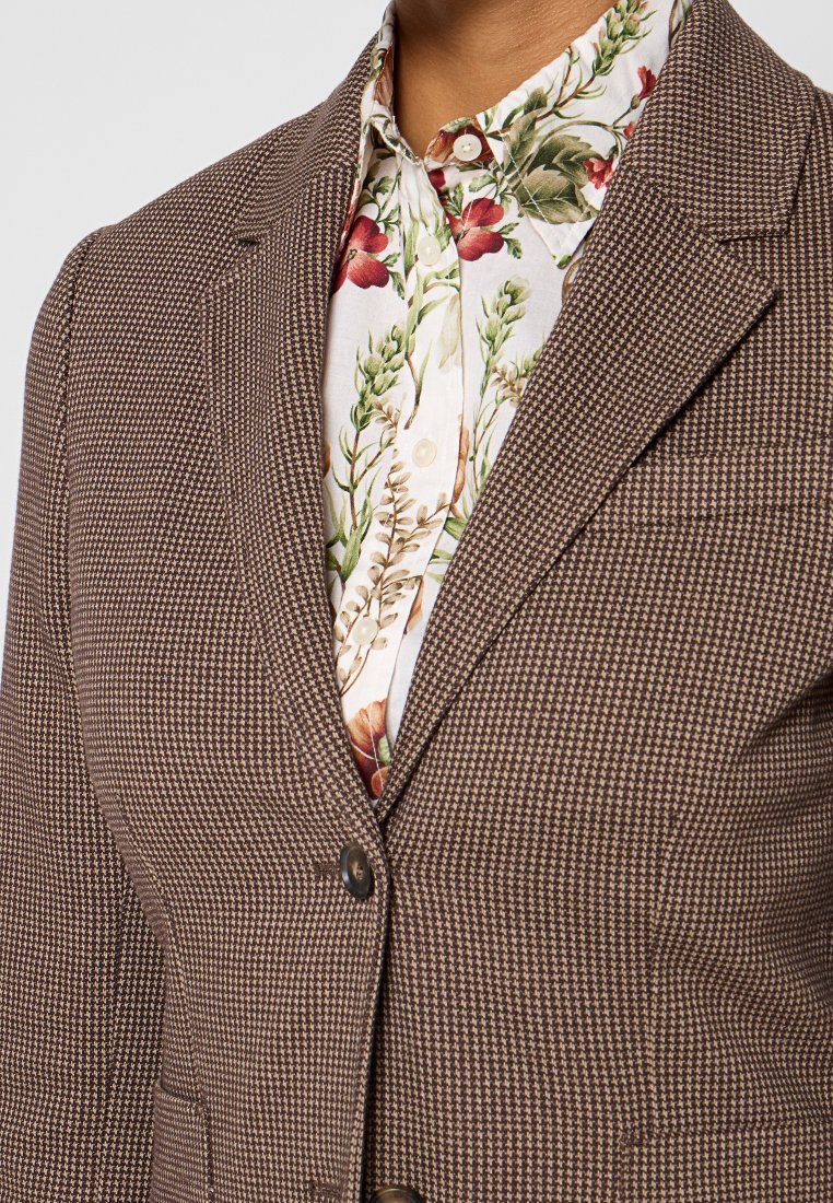 SLIM FIT