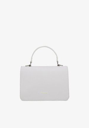 Borsa strutturata grigia con manico curvo, superficie testurizzata, marchio dorato e chiusura a pattina. Design minimalista e aspetto elegante.