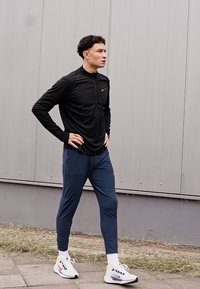 Nike Performance AIR ZOOM PEGASUS 41 - Tekaški copati za cesto - white/speed red/psychic blue/speed yellow/midnight navy/pure platinum