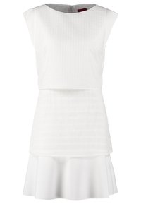 Robe blanche présentant un haut texturé avec un corsage ajusté et une jupe évasée. Encolure ronde et manches courtes, fermeture éclair au dos.